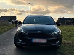 Schwarz Gebraucht 2017 Ford Focus ST-Line Kombi | 12.500 € (Etwas zu teuer)
