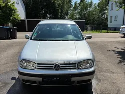 Grau Gebraucht 2002 VW Golf IV Kleinwagen | 1.900 € (Fairer Preis)