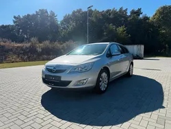 Silber Gebraucht 2011 Opel Astra Kombi | 3.650 € (Etwas zu teuer)