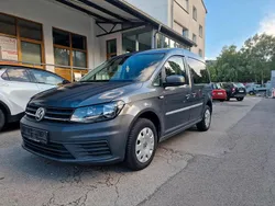 Grau Gebraucht 2019 VW Caddy Van / Kleinbus | 7.399 € (Fairer Preis)