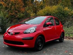 Rot Gebraucht 2007 Toyota Aygo Kleinwagen | 2.499 € (Teuer)