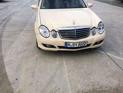 Gelb Gebraucht 2007 Mercedes E200 Avantgarde Limousine | 2.800 €