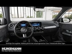 Weiß Gebraucht 2024 Mercedes GLB200 SUV | 45.490 € (Etwas zu teuer)