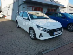 Weiß Gebraucht 2022 Hyundai i20 Select Limousine | 13.850 € (Fairer Preis)