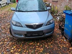 Blau Gebraucht 2005 Mazda 2 Kleinwagen | 800 € (Guter Preis)