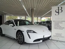 Weiß Gebraucht 2020 Porsche Taycan Turbo Limousine | 129.900 €