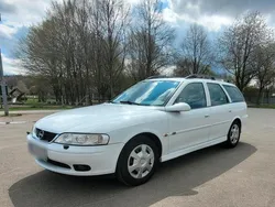 Weiß Gebraucht 1999 Opel Vectra Kombi | 3.600 € (Teuer)