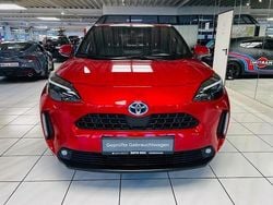 Karminarot metallic Gebraucht 2021 Toyota Yaris Hybrid Connect Style | 22.900 € (Fairer Preis)
