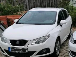 Weiß Gebraucht 2011 Seat Ibiza ST Kombi | 6.000 €
