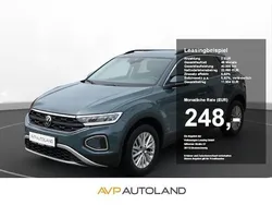 Blau Gebraucht 2024 VW T-Roc Life SUV | 22.680 € (Guter Preis)