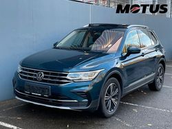 Blau Gebraucht 2022 VW Tiguan Elegance SUV | 25.880 € (Etwas zu teuer)