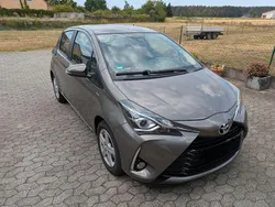 Braun Gebraucht 2018 Toyota Yaris Comfort Limousine | 11.490 € (Fairer Preis)