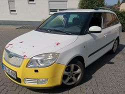 Weiß Gebraucht 2009 Skoda Fabia Elegance Kleinwagen | 2.099 € (Superpreis)