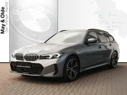 Grau Gebraucht 2024 BMW 318 Comfort Edition Kombi | 46.490 €
