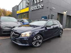 Cavansitblau metalliclack Gebraucht 2017 Mercedes A200 Limousine | 17.780 € (Fairer Preis)