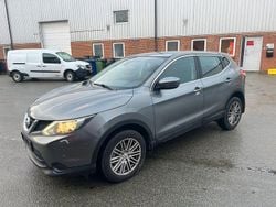 Grau Gebraucht 2015 Nissan Qashqai Tekna SUV | 6.200 € (Superpreis)