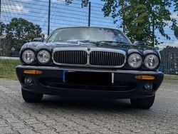 Schwarz Gebraucht 1999 Jaguar XJ8 Executive Limousine | 7.450 €