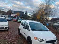 Weiß Gebraucht 2010 Mitsubishi Colt Limousine | 2.900 € (Fairer Preis)