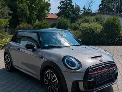 Grau Gebraucht 2023 Mini John Cooper Works Classic Kleinwagen | 34.900 € (Fairer Preis)