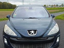 Blau Gebraucht 2009 Peugeot 308 Limousine | 2.200 € (Superpreis)