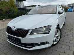 Weiß Gebraucht 2016 Skoda Superb Style Limousine | 16.700 € (Fairer Preis)