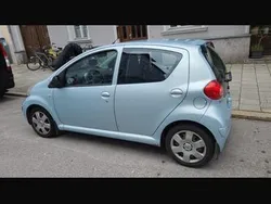 Blau Gebraucht 2007 Toyota Aygo Kleinwagen | 1.650 €