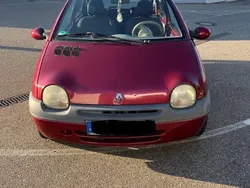 Rot Gebraucht 2002 Renault Twingo Liberty Kleinwagen | 1.000 €