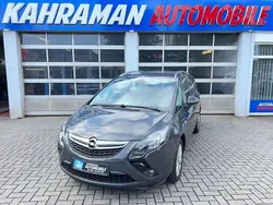 Grau Gebraucht 2016 Opel Zafira Tourer drive Van / Kleinbus | 9.299 € (Guter Preis)
