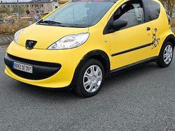 Gelb Gebraucht 2007 Peugeot 107 Kleinwagen | 1.700 €
