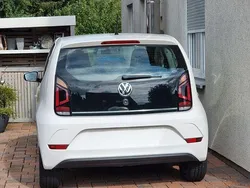 Weiß Gebraucht 2016 VW up! high up! Kleinwagen | 9.450 € (Fairer Preis)