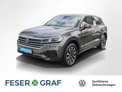 Siliziumgrau metallic Gebraucht 2024 VW Touareg Basis SUV | 55.880 € (Guter Preis)