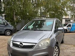 Grau Gebraucht 2006 Opel Zafira Van / Kleinbus | 1.000 € (Guter Preis)