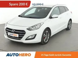 Weiß Gebraucht 2016 Hyundai i30 Trend Limousine | 11.250 € (Fairer Preis)