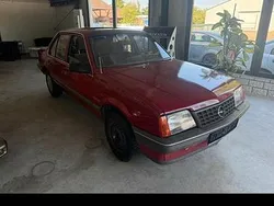 Rot Gebraucht 1986 Opel Ascona Limousine | 2.200 €