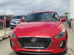 Rot Gebraucht 2017 Hyundai i30 Kombi | 11.690 € (Fairer Preis)