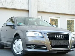 Grau Gebraucht 2011 Audi A3 Sportback Attraction Limousine | 8.690 € (Fairer Preis)