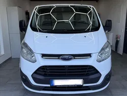 Weiß Gebraucht 2016 Ford Transit Custom Van / Kleinbus | 8.900 € (Fairer Preis)