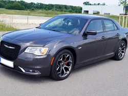 Grau Gebraucht 2015 Chrysler 300S Limousine | 13.400 €