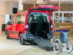 Rot Gebraucht 2018 Citroën Berlingo Van / Kleinbus | 24.900 €