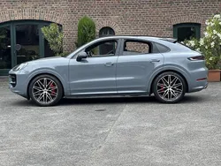 Arktikgrau Gebraucht 2024 Porsche Cayenne S SUV | 116.790 €