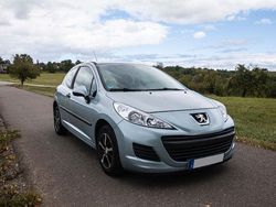 Silber Gebraucht 2010 Peugeot 207 Kleinwagen | 1.200 € (Guter Preis)