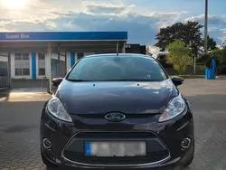 Rot Gebraucht 2010 Ford Fiesta Kleinwagen | 4.600 €