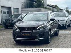 Gris platinium Gebraucht 2018 Peugeot 5008 Allure Van / Kleinbus | 15.499 € (Fairer Preis)