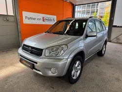 Silber Gebraucht 2005 Toyota RAV4 Sol SUV | 7.999 € (Fairer Preis)