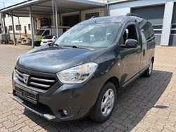 Grau Gebraucht 2013 Dacia Dokker Lauréate Van | 3.999 €