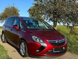 Rot Gebraucht 2014 Opel Zafira Tourer Innovation Van / Kleinbus | 13.500 € (Teuer)