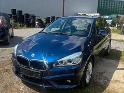 Blau Gebraucht 2016 BMW 218 Active Tourer Van / Kleinbus | 13.900 € (Etwas zu teuer)