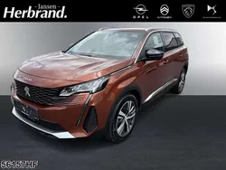 Lackierung cuprite/metallic kl Gebraucht 2023 Peugeot 5008 Allure Van / Kleinbus | 32.890 € (Teuer)