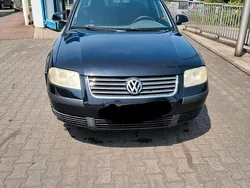 Schwarz Gebraucht 2005 VW Passat Kombi | 650 € (Superpreis)