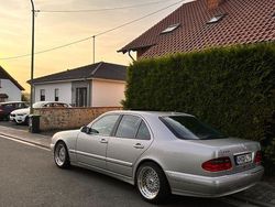 Silber Gebraucht 1999 Mercedes E320 Avantgarde Limousine | 4.800 € (Guter Preis)